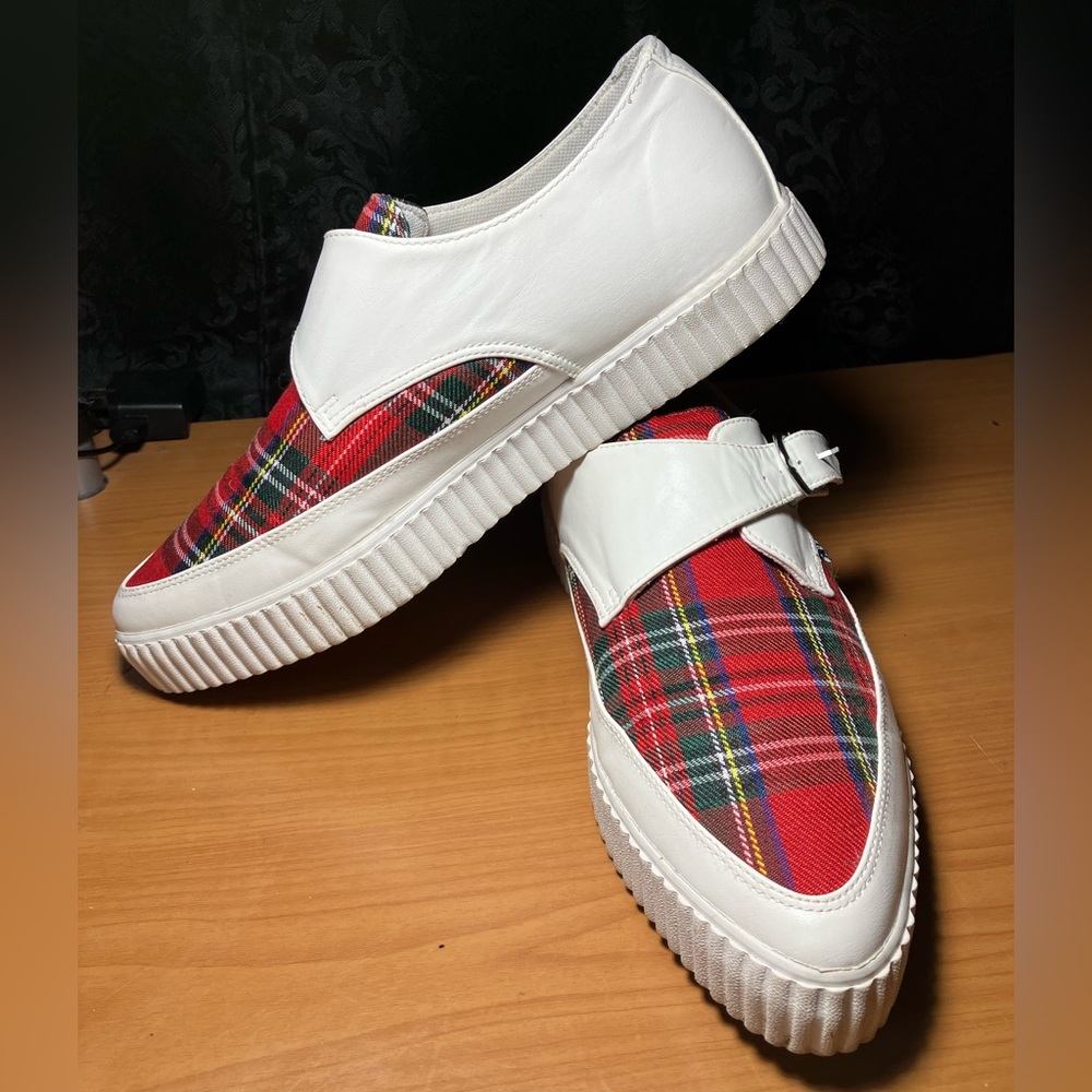 T.U.K. White/red plaid pointed toe creepers